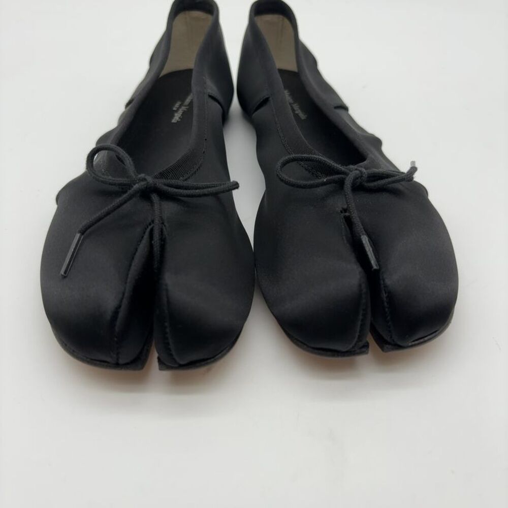 Maison Martin Margiela Black Split-Toe Satin Flats